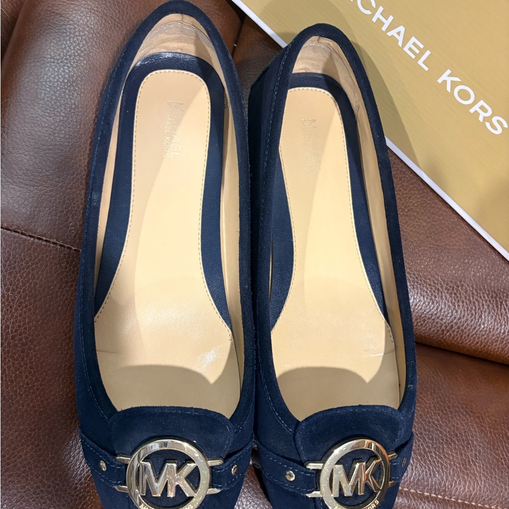 Michael Kors Navy Suede Ballet Flats with Gold MK Emblem - Picture 2 of 6